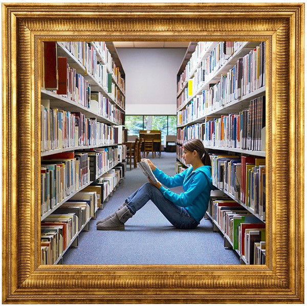 Foto-Illustration: Bibliotheksszene in goldenem Rahmen