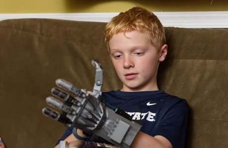 Boy who used Delaware public libraries to design and print a 3D hand